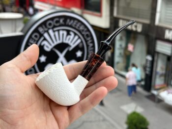 Acorn Meerschaum Pipe with Eldritch Resin Ferrule 100569